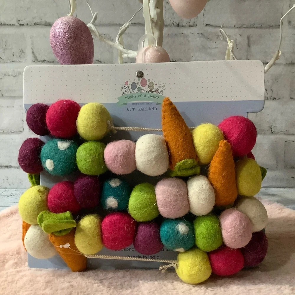 Bunny Boulevard 6ft. Pom Pom & Carrot Easter Garland